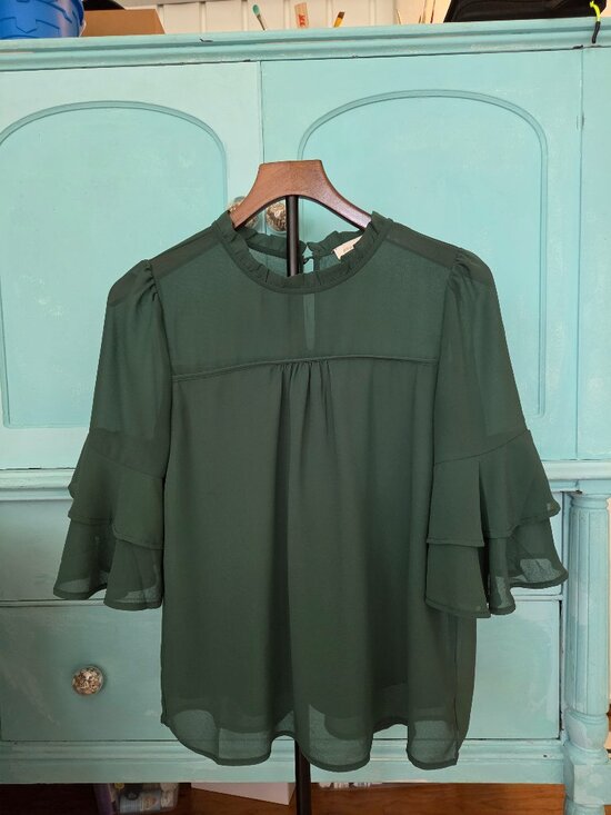 Monteau Los Angeles Tops - Monteau Los Angeles Size Medium Green Short Sleeve Blouse